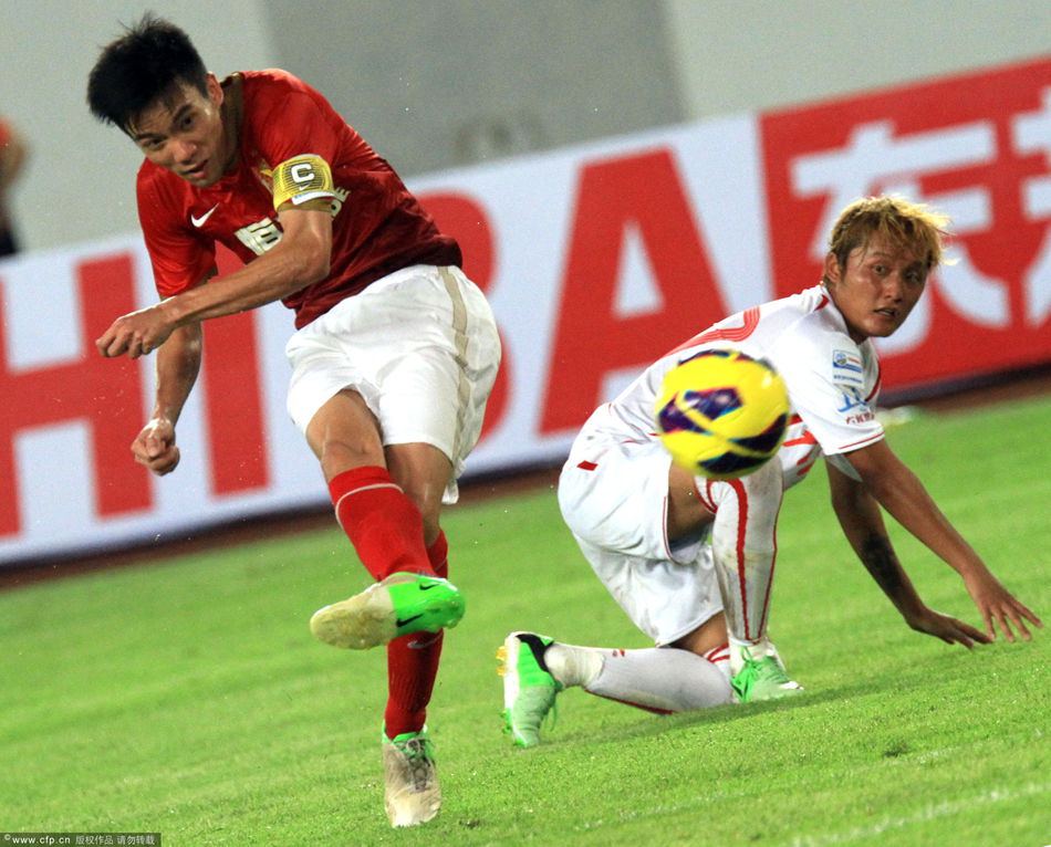 Guangzhou Evergrande eased past Dali Ruilong 7-1 to move into last 8 of Chinese FA Cup on July 10, 2013. 