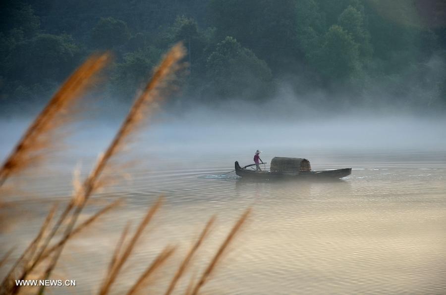 #CHINA-HUNAN PROVINCE-XIAODONGJIANG RIVER-FISHERMAN (CN)