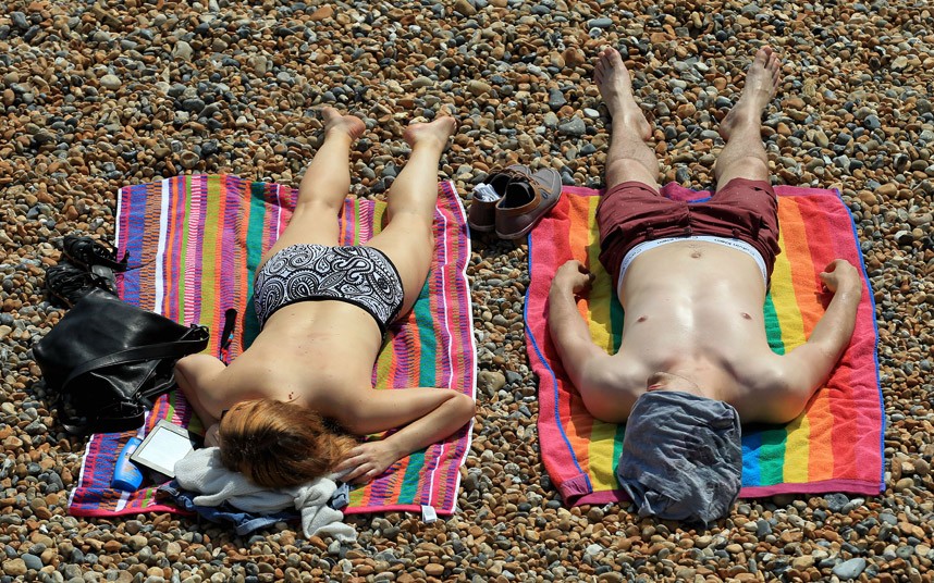 Heat wave grips UK