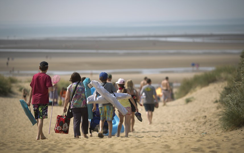 Heat wave grips UK