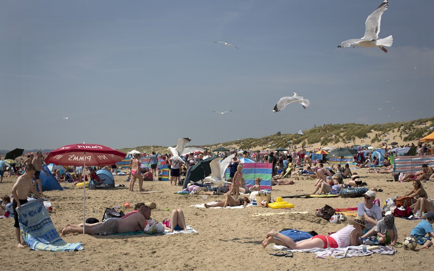 Heat wave grips UK