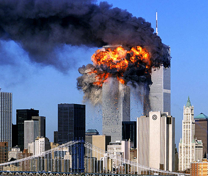911事件中,世贸中心双子大厦被飞机撞毁 [资料图片]