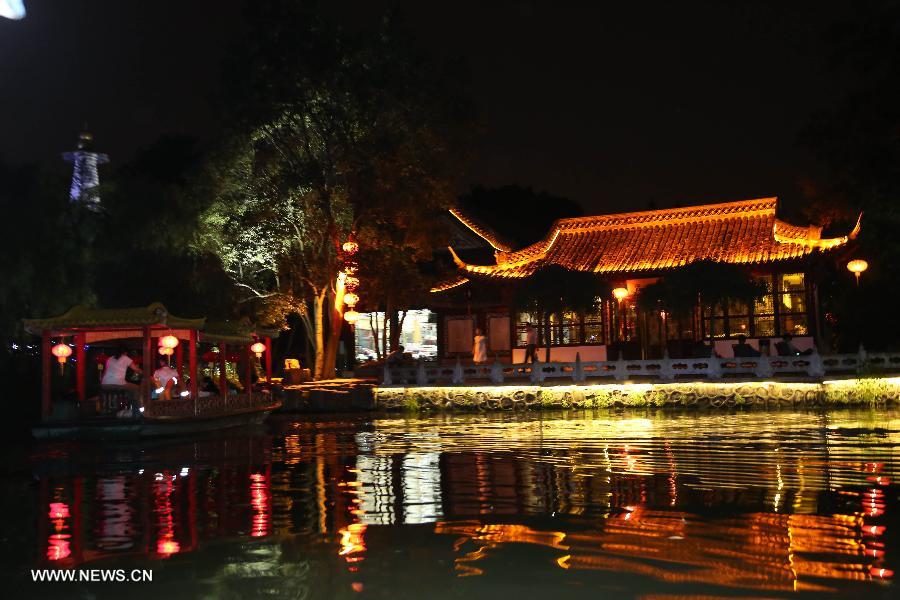 #CHINA-JIANGSU-YANGZHOU-SLENDER WEST LAKE-NIGHT VIEW(CN)