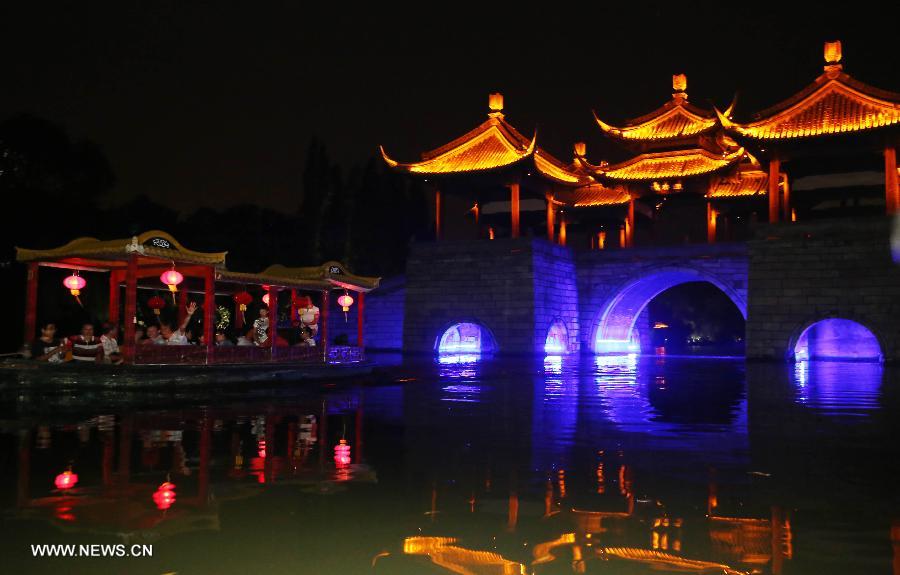 #CHINA-JIANGSU-YANGZHOU-SLENDER WEST LAKE-NIGHT VIEW(CN)