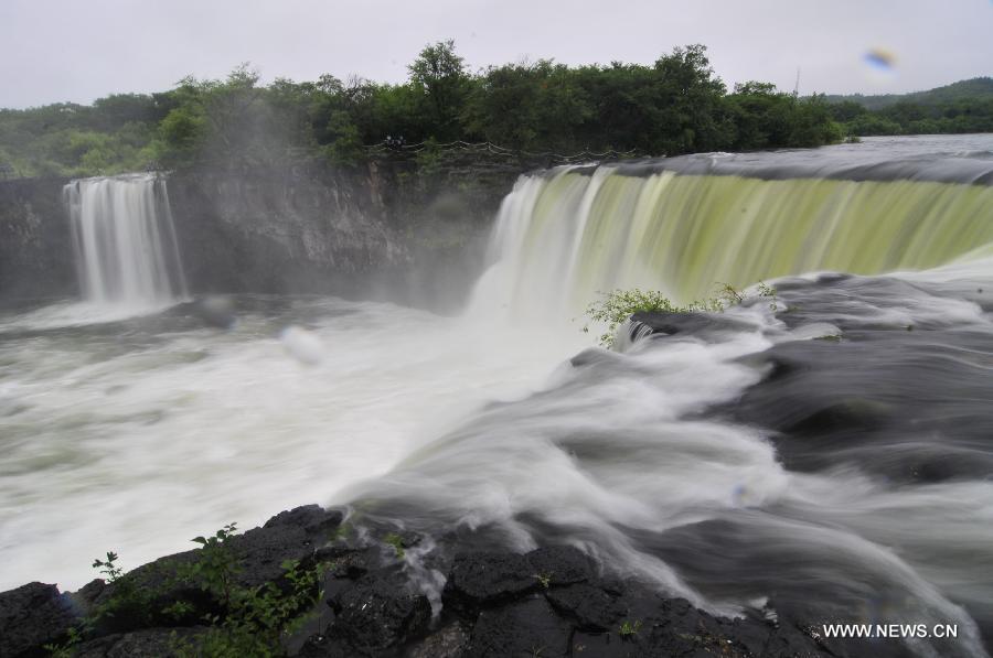 #CHINA-HEILONGJIANG-MUDANJIANG-WATERFALL (CN)