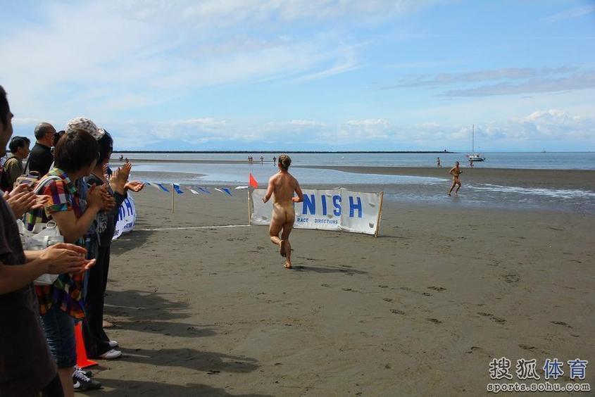 Run naked at the 17th Annual Wreck Beach Bare Buns Run on July 21 on Wreck ...