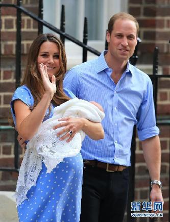 Britain&apos;s Prince William and his wife Catherine, Duchess of Cambridge appear with their baby son, outside the Lindo Wing of St Mary&apos;s Hospital, in central London July 23, 2013. [Photo/Xinhua]