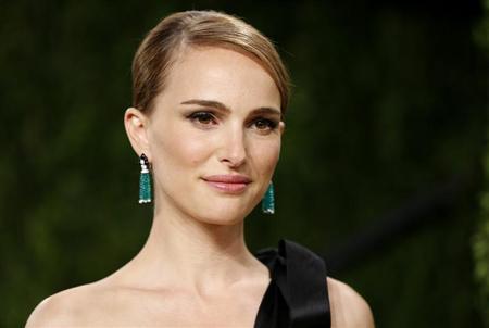 Natalie Portman to debut as director with film of Amos Oz memoir