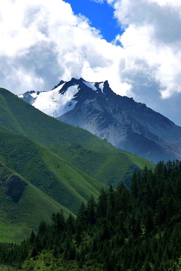 CHINA-QINGHAI-QILIAN MOUNTAIN-SCENERY (CN)