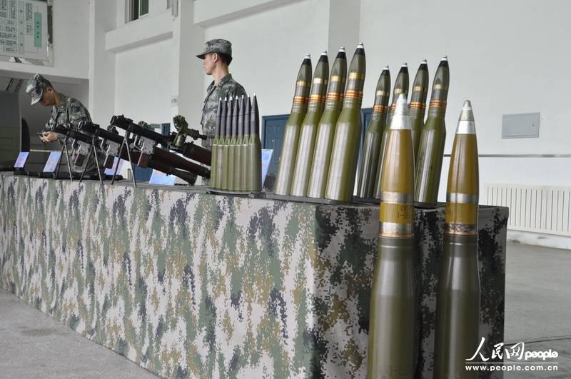 Weapons on display. [Photo/people.com.cn]