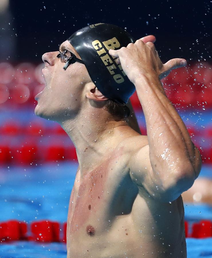 Cesar Cielo Filho takes gold medal at FINA World Championships