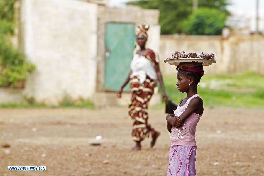 MALI-BAMAKO-WOMAN-DAILY LIFE