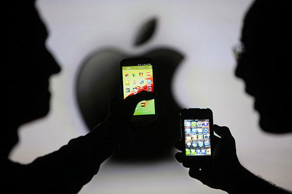 U.S. trade representative Michael Froman overruled the ban on iPhone 4 and iPad 2 imports. [File photo]