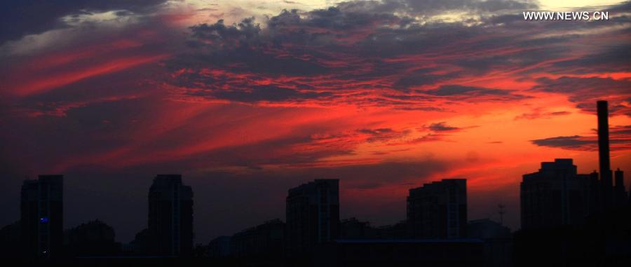 #CHINA-JIANGSU-YANGZHOU-RED CLOUDS(CN)