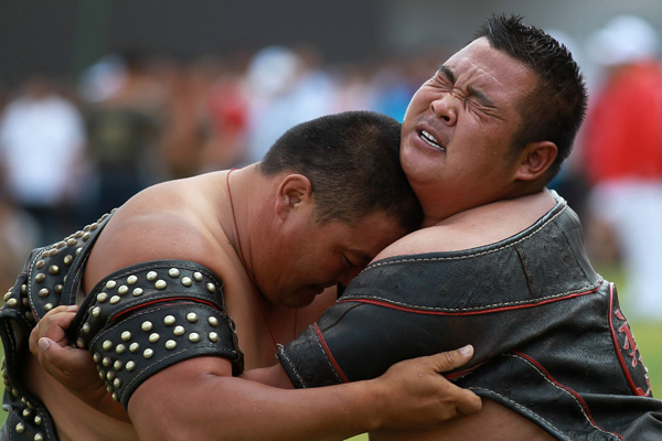 The Naadam Festival in Xinlingol runs through Sunday. Featuring a range of sports and artistic events, the fair is the Inner Mongolia Autonomous Region&apos;s largest traditional festival and this year attracted around 3,000 athletes. [Photo/China Daily]