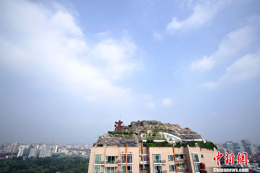 违建“花果山”远景。[中国新闻网 朱林梦 摄]