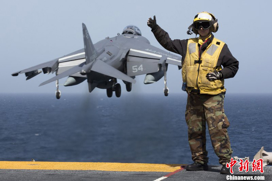 In a BBC interview, U.S. Defence Secretary Chuck Hagel said the U.S. forces stands ready to strike Syria if President Obama gives order. Photo taken on Aug. 15 shows the AV-8B Harrier jump jet. [Chinanews.com]