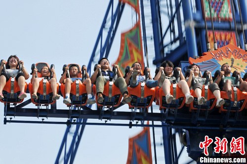 Theme park on Shandong Peninsula attracts visitors