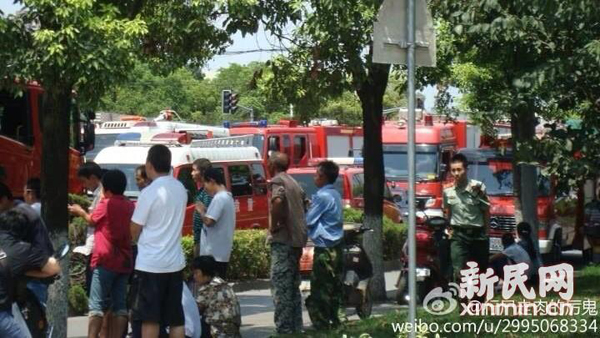 At least 15 people died and 26 others were injured, six critically, after a liquid ammonia leak at a refrigeration unit in Shanghai on Saturday, local authorities said.