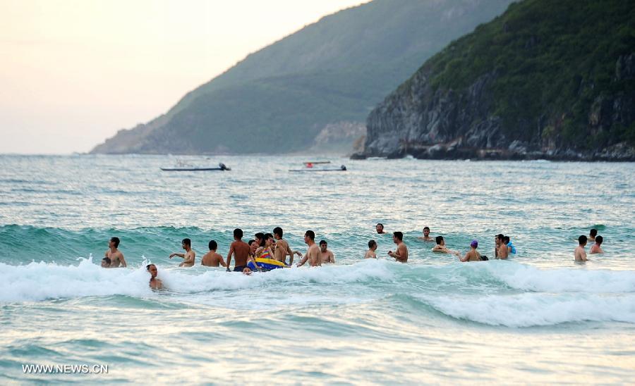 **CHINA-HAINAN-SANYA-SWIMMING (CN) 