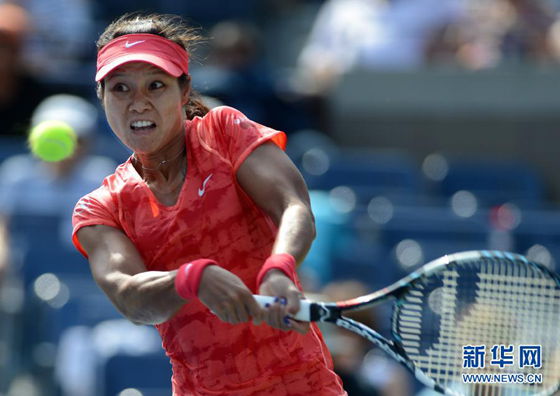 Li Na prevails in epic three-setter over Makarova 