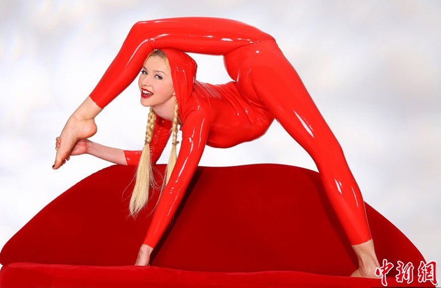  Russian girl Zlata performs jujitsu in Leipzig, Germany on September 2, 2013.