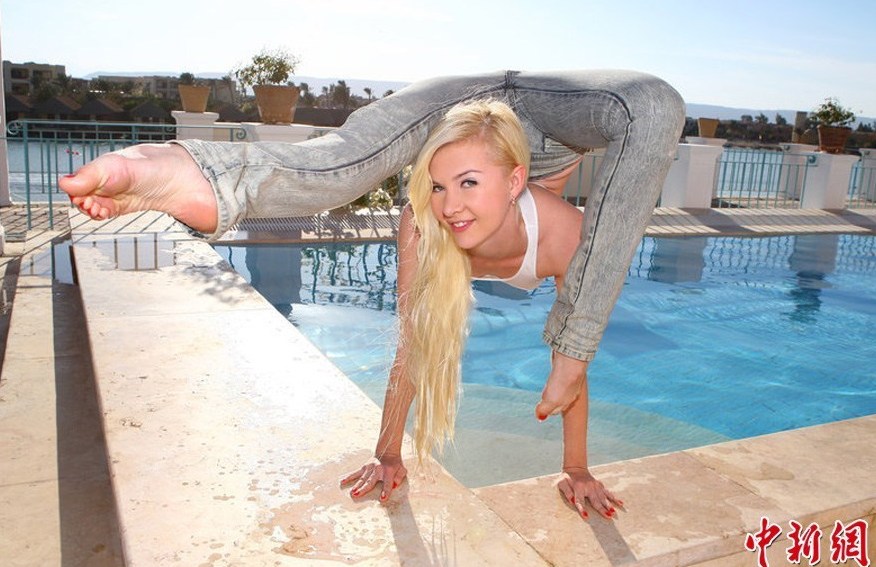  Russian girl Zlata performs jujitsu in Leipzig, Germany on September 2, 2013.