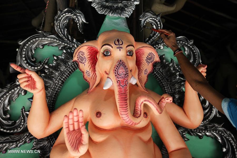 INDIA-NEW DELHI-GANESHA CHATURTHI FESTIVAL-PREPARATION