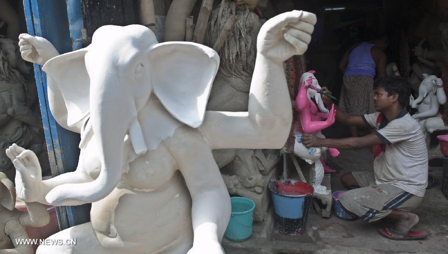 INDIA-CALCUTTA-GANESHA CHATURTHI FESTIVAL-PREPARATION