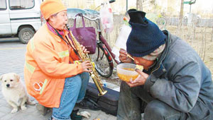 Saxophone bonds unlikely friendship