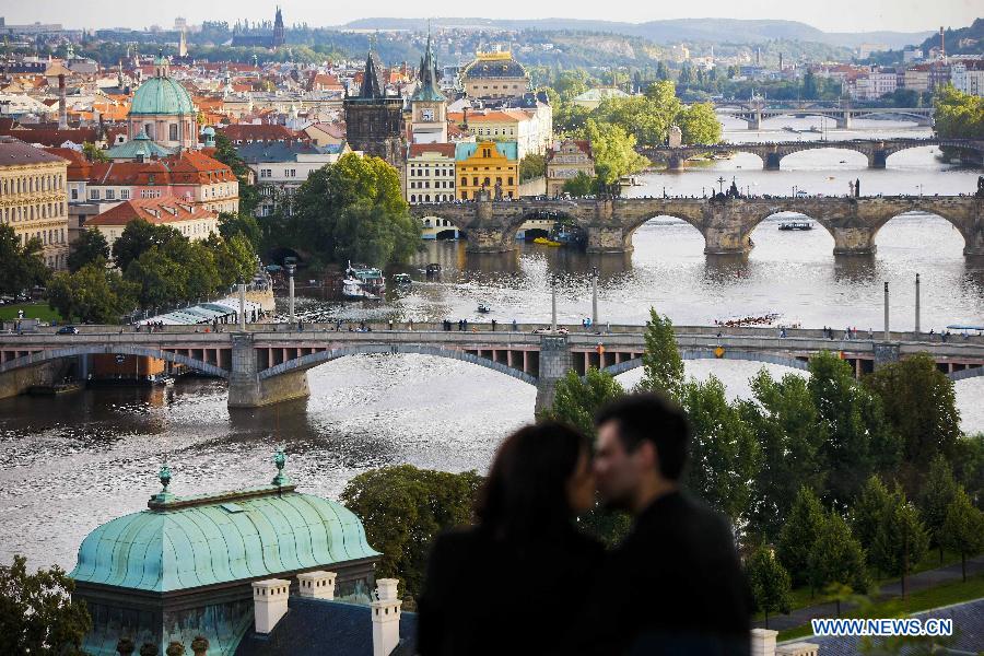 CZECH-PRAGUE-DAILY LIFE-A CITY FOR LOVERS