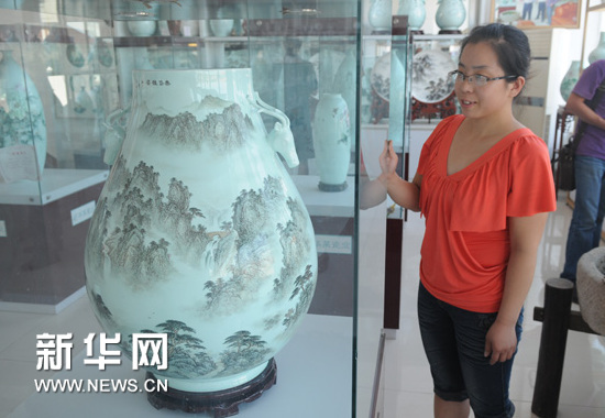 Luqing bone china, a new kind of porcelain