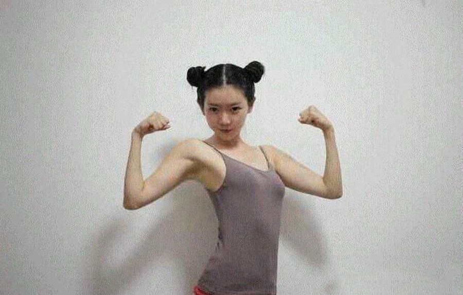 中国最美女汉子COS春丽卖萌照走红网络- China.