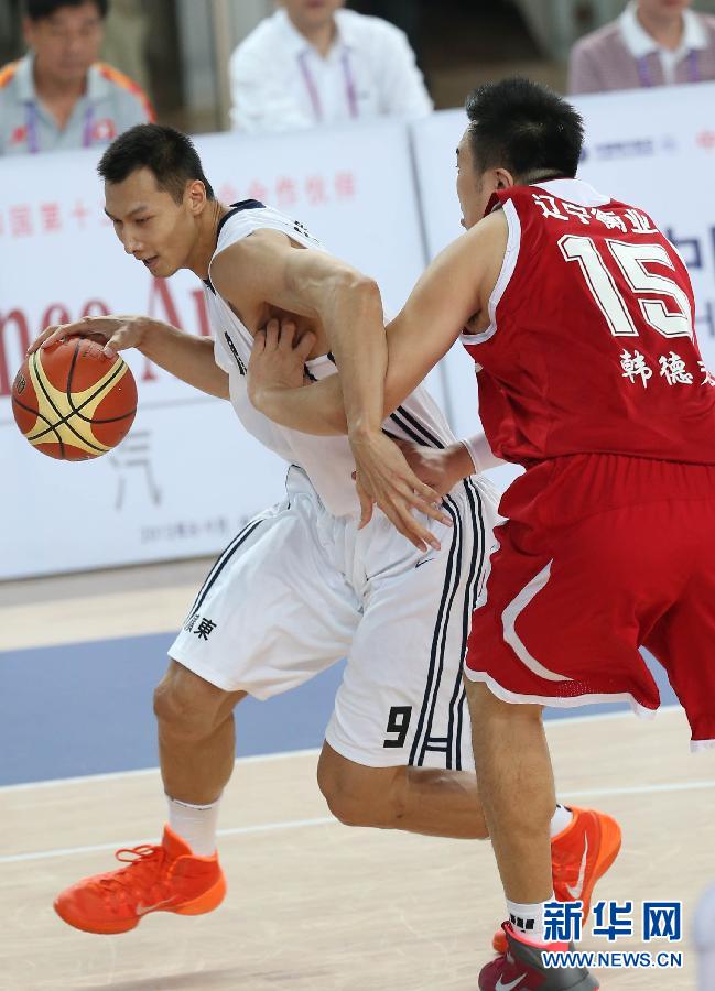 Guangdong successfully defended their men's basketball title at the Chinese National Games, outgunning hosts Liaoning 69-63 on Sept 12, 2013.