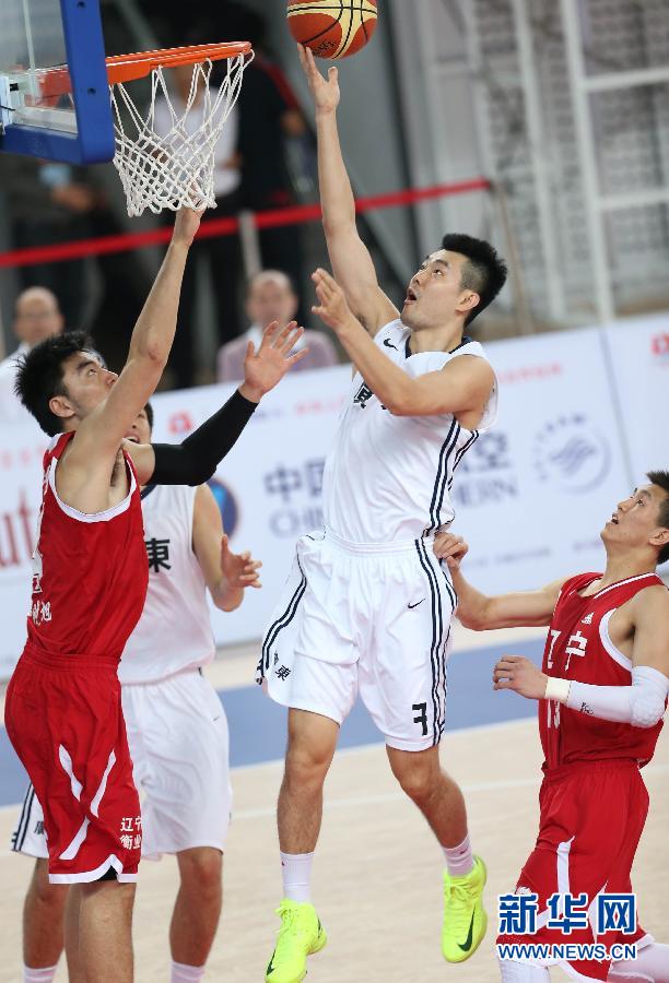 Guangdong successfully defended their men's basketball title at the Chinese National Games, outgunning hosts Liaoning 69-63 on Sept 12, 2013.