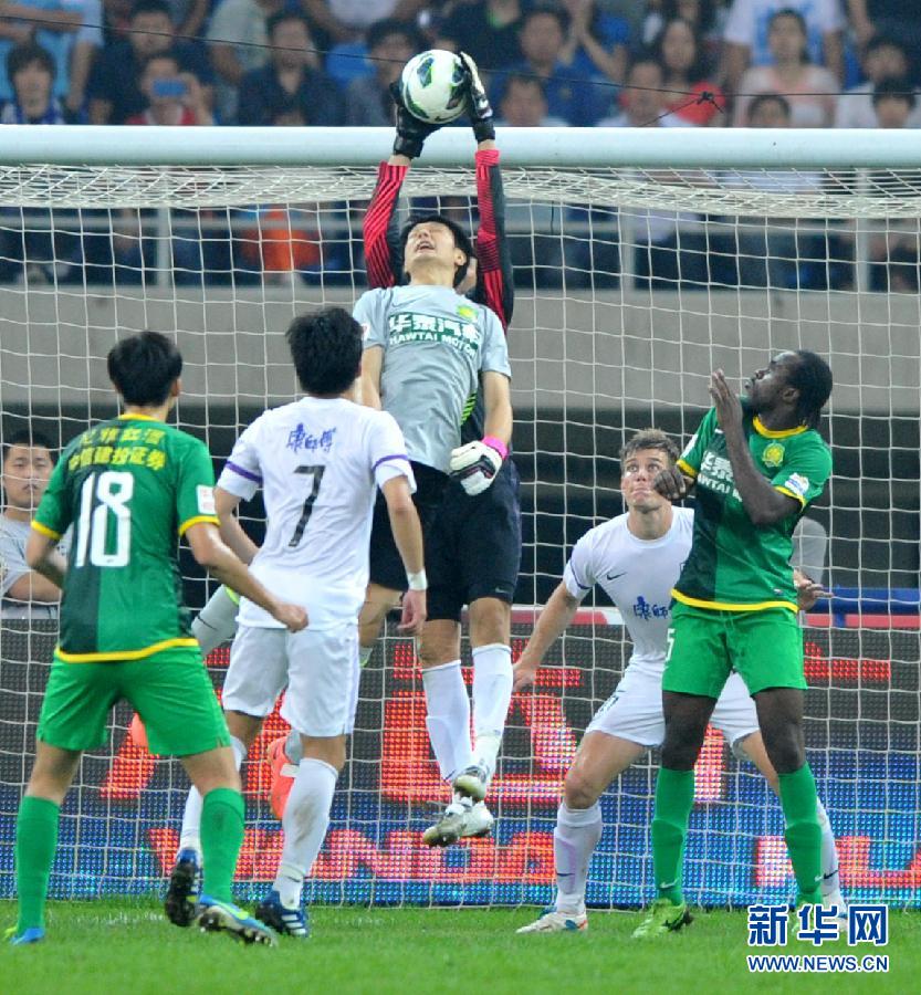 Tianjin Teda beat Beijing Guoan 1-0 at home in a CSL match on Sep.21, 2013. 