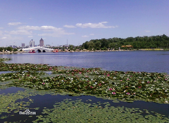 South Lake Park, one of the 'top 10 attractions in Changchun, China' by China.org.cn.