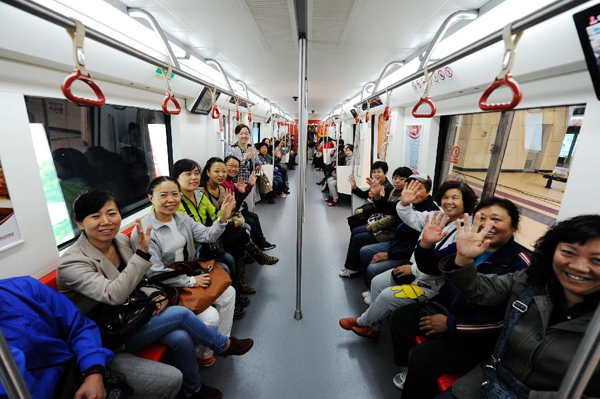 China's first cold-resistant subway, Harbin Subway Line 1, opens on September 26, 2013 in Harbin, the provincial capital of northeast China's Heilongjiang Province. [Photo: Xinhua