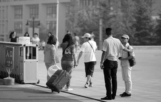 Qingdao: campus photo exhibition unveiled