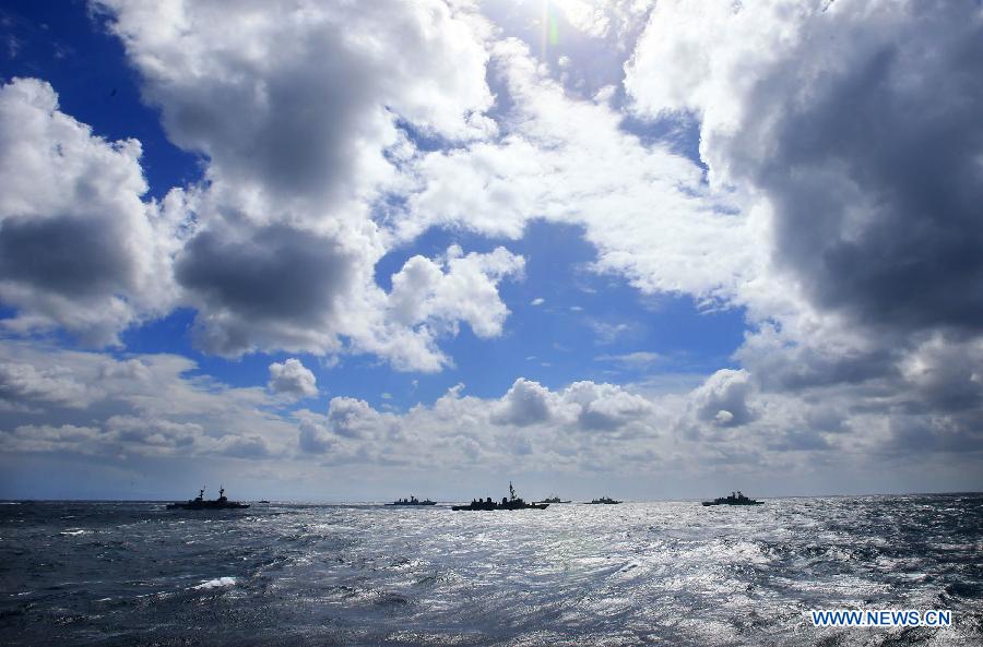 The fleet from China's Navy have arrived in Sydney Harbor to take part in the historic International Fleet Review, Oct. 4, 2013. The International Fleet Review, which runs till Oct. 11, is a week-long celebration commemorating the centenary of the first entry of the Royal Australian Navy Fleet into Sydney. More than 20 warships from 17nations will take part in the historic International Fleet Review.[Xinhua Photo] 