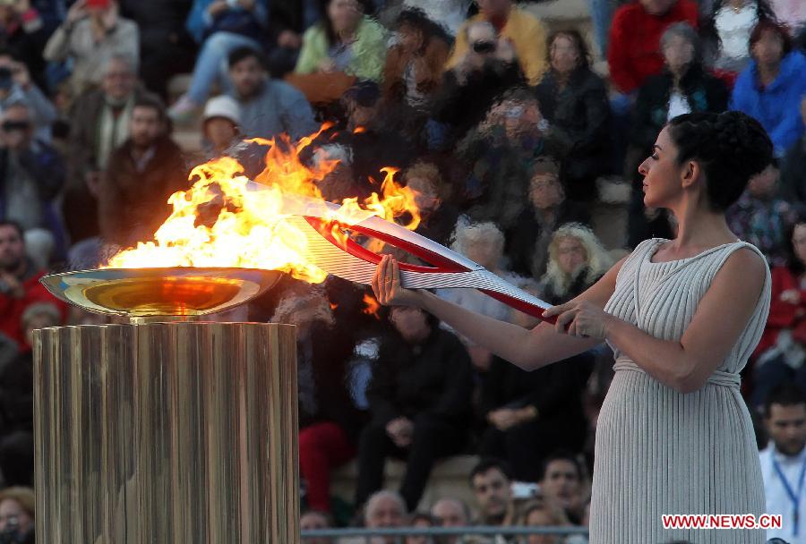 (SP)GREECE-ATHENS-OLYMPIC FLAME