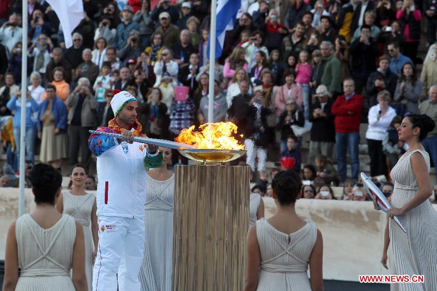 (SP)GREECE-ATHENS-OLYMPIC FLAME