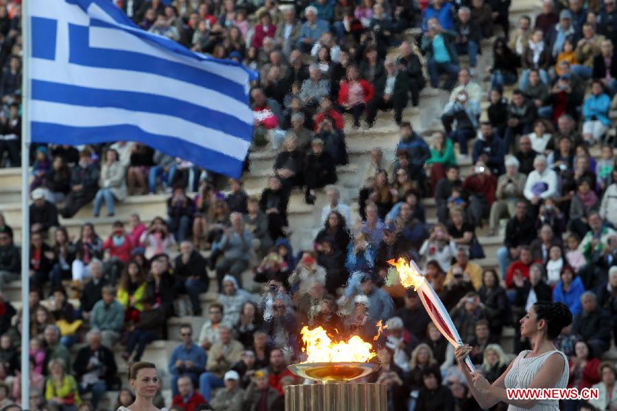 (SP)GREECE-ATHENS-OLYMPIC FLAME