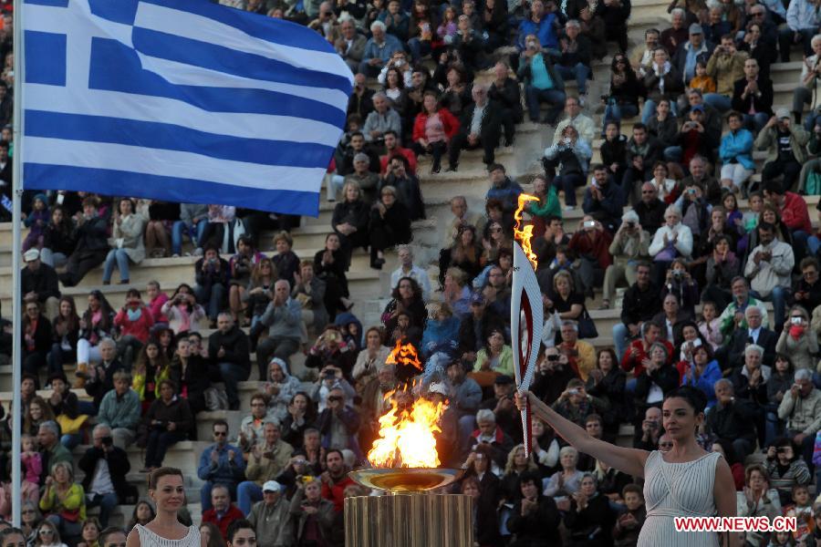 (SP)GREECE-ATHENS-OLYMPIC FLAME