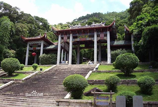 Shizhu Mountain, one of the 'top 10 attractions in Fuzhou, China' by China.org.cn.