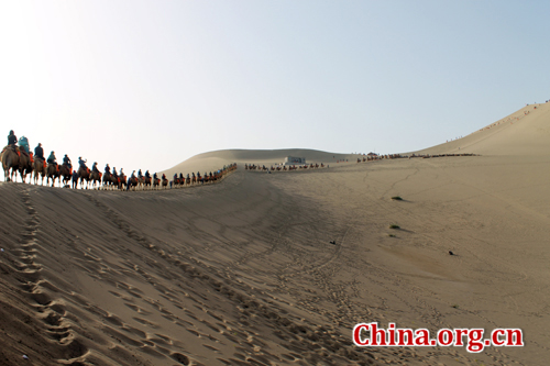 Mingsha Mountain, one of the 'Top 10 attractions in Dunhuang, Gansu' by China.org.cn 