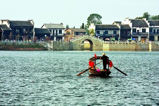 Jinggang Ancient Town, one of the 'top 10 attractions in Changsha, China' by China.org.cn.