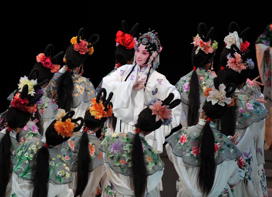 Kunqu Opera &apos;Peony Pavilion&apos; staged in Jinan