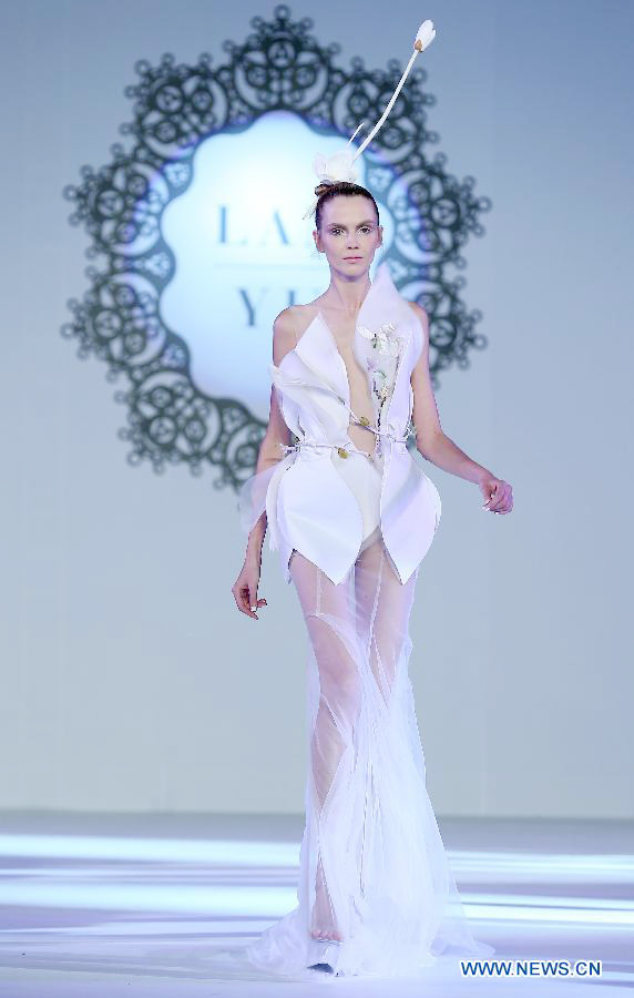 Lan Yu&apos;s creations presented at fashion show in Beijing