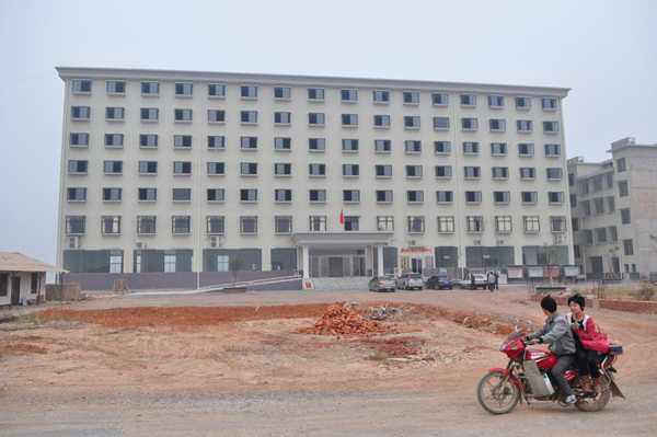 Officials in a village in the central Hunan Province have spent 10 million yuan (US$1.64m) on a 7-story office block — all for just eight staff.[Cnwest.com]
